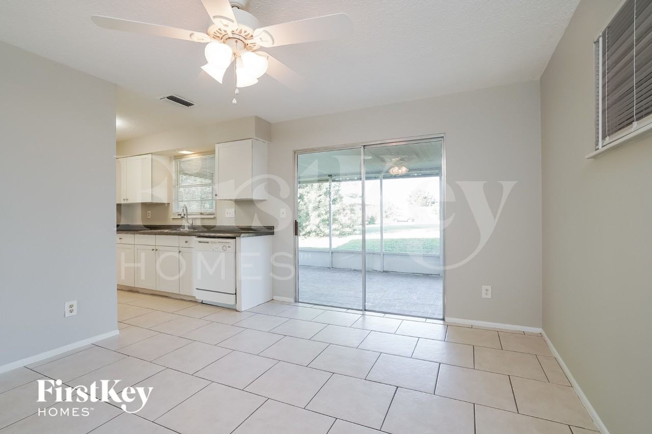 1423 Caywood Cir S - Photo 3 of 15