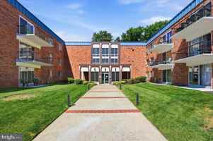 featured image of 120 N Bethlehem Pike #B303