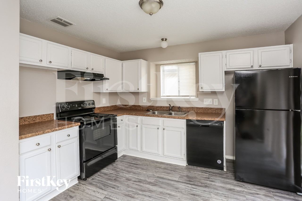 1269 Roan Dr - Photo 6 of 17