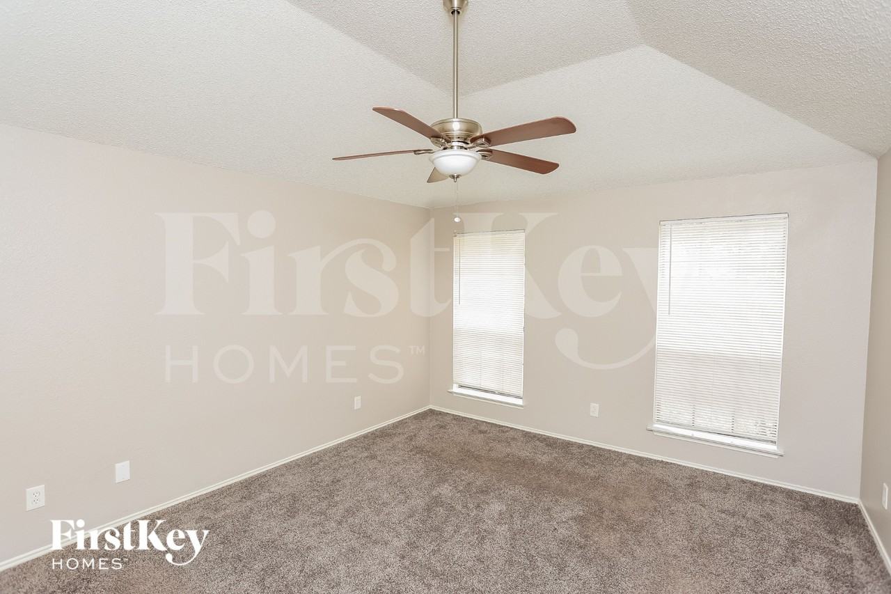 1269 Roan Dr - Photo 7 of 17