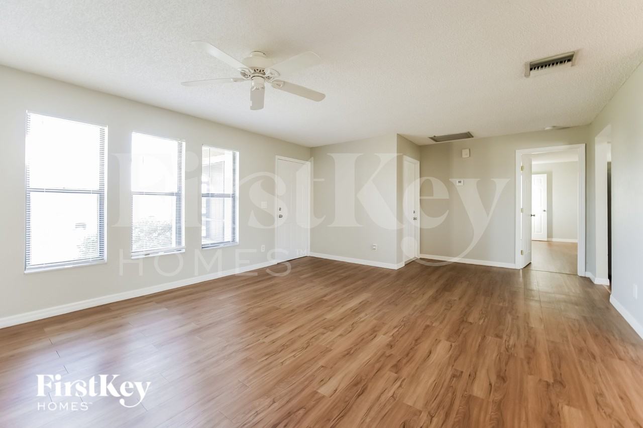1201 Hancock Bridge Pkwy - Photo 4 of 16