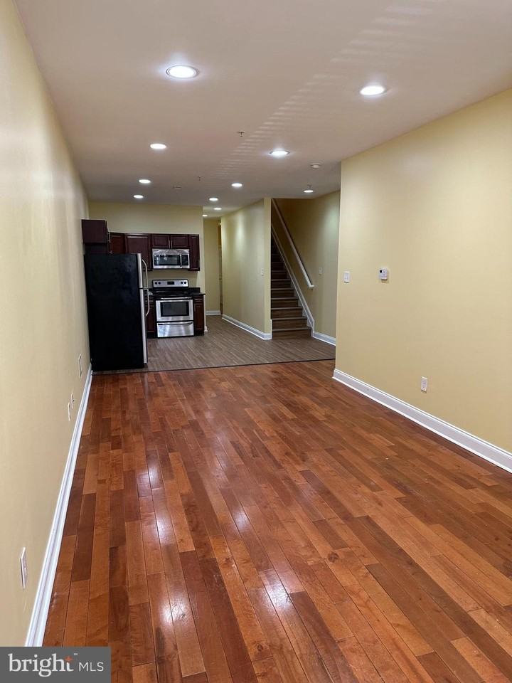 3808 Spring Garden St - Photo 3 of 17
