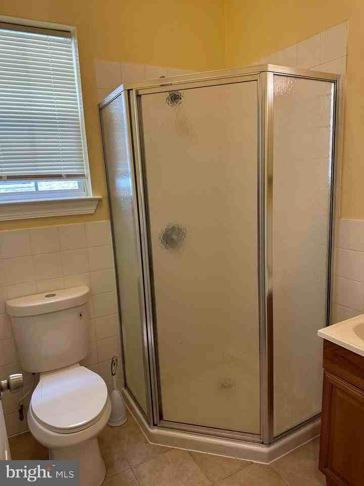 3808 Spring Garden St - Photo 6 of 17