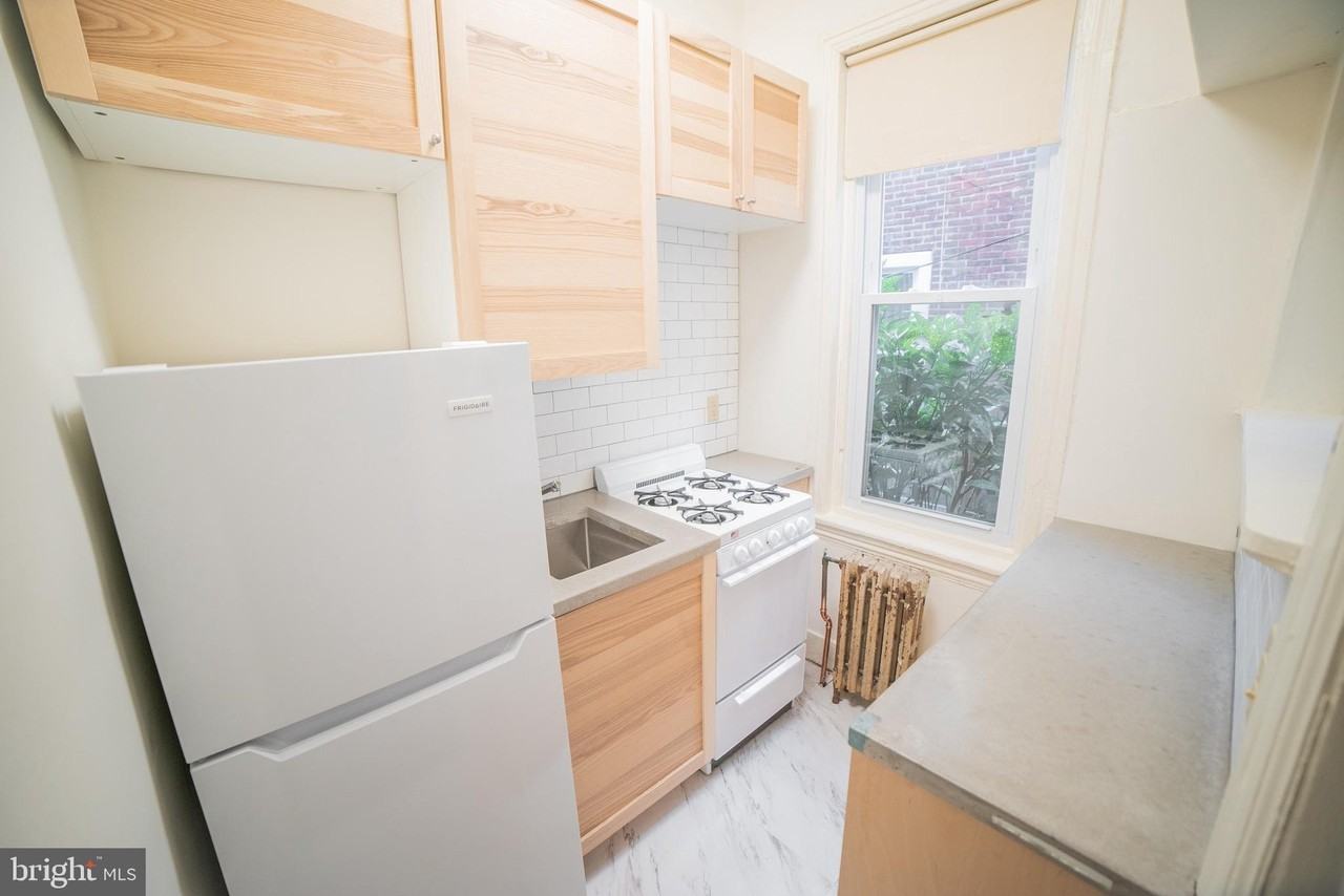 2314 Spruce St #1R - Photo 7 of 16