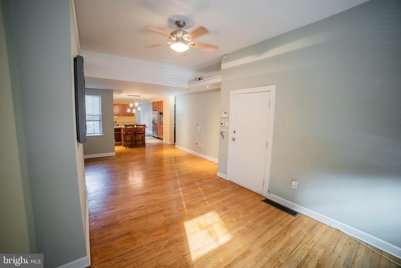 1917 Poplar St #1 - Photo 3 of 36