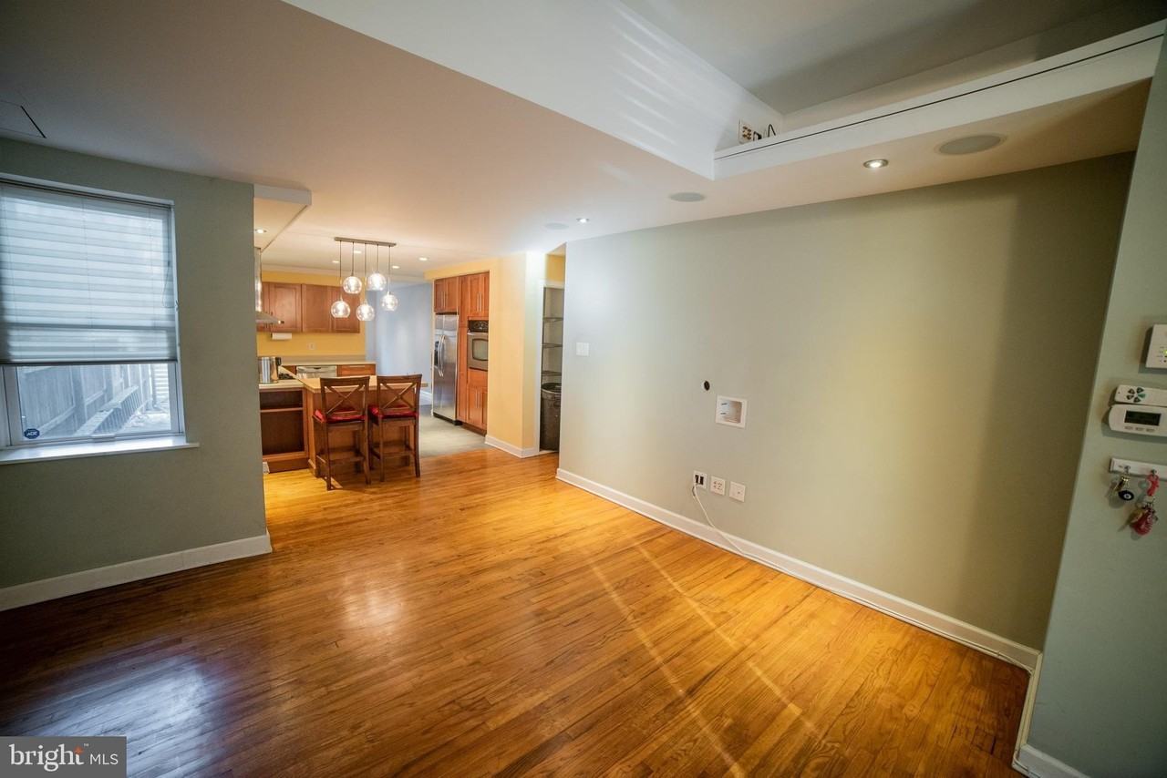 1917 Poplar St #1 - Photo 7 of 36