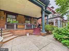 featured image of 4635 Spruce St