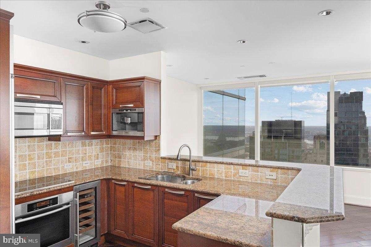 50 S 16th St #4010 - Photo 3 of 17