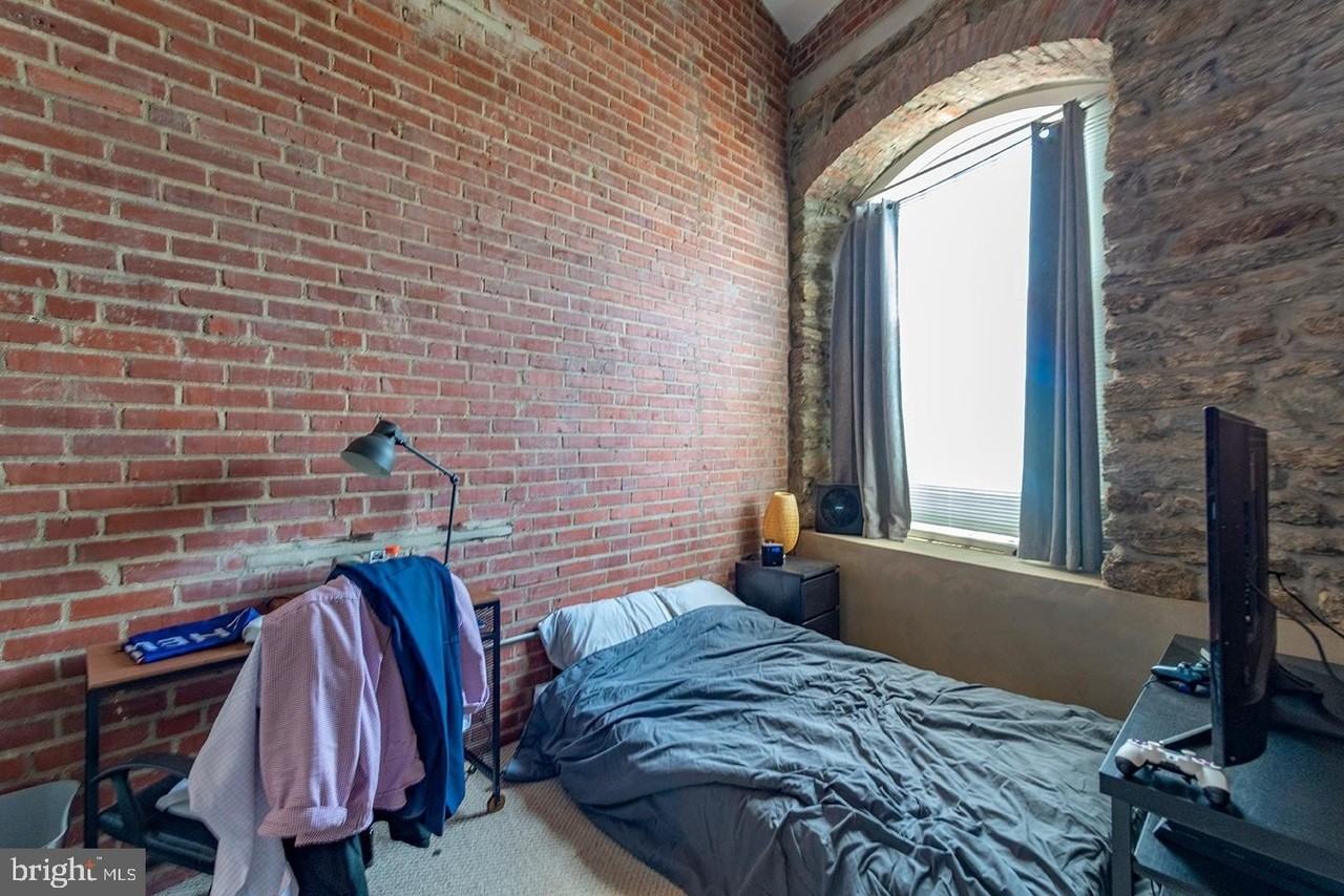 4 Leverington Ave #306 - Photo 6 of 9