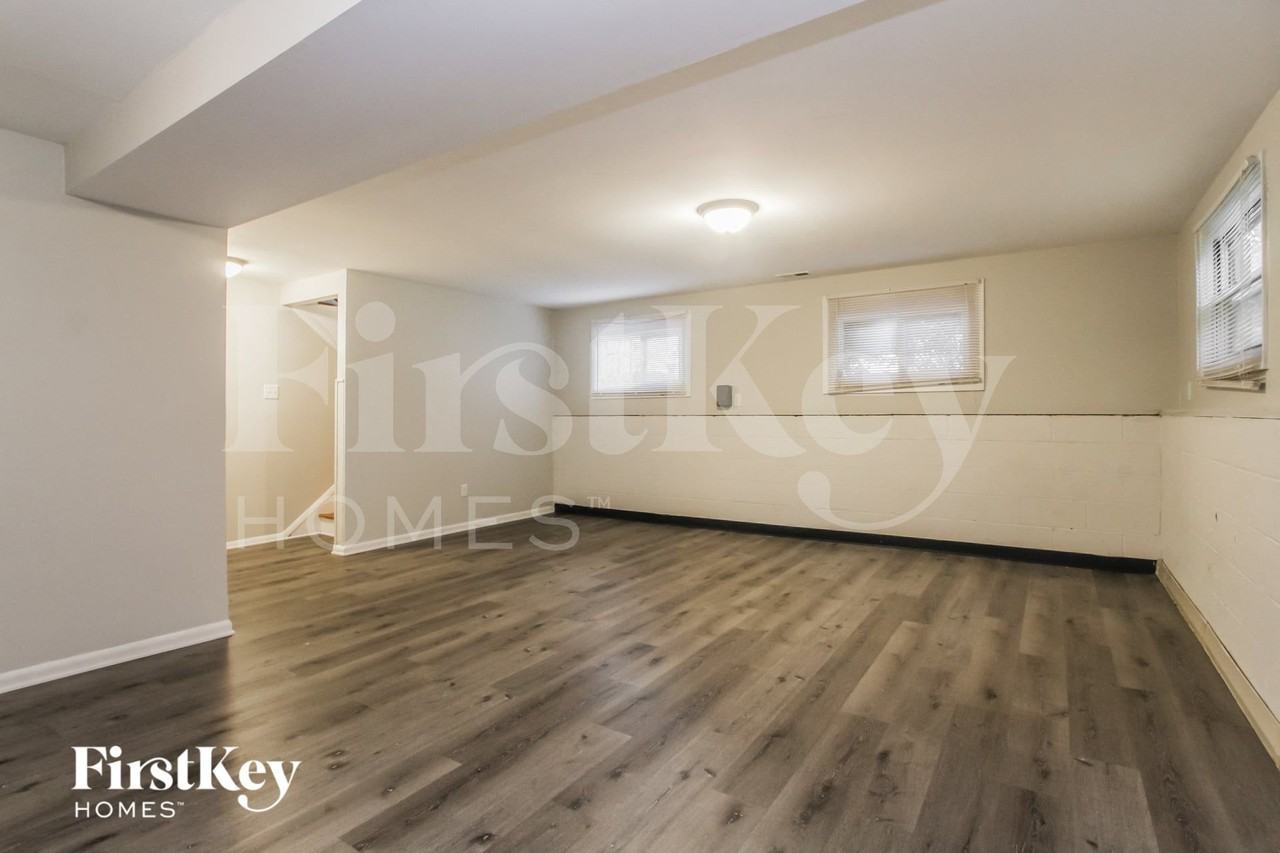 10342 Heather Hills Rd - Photo 6 of 15