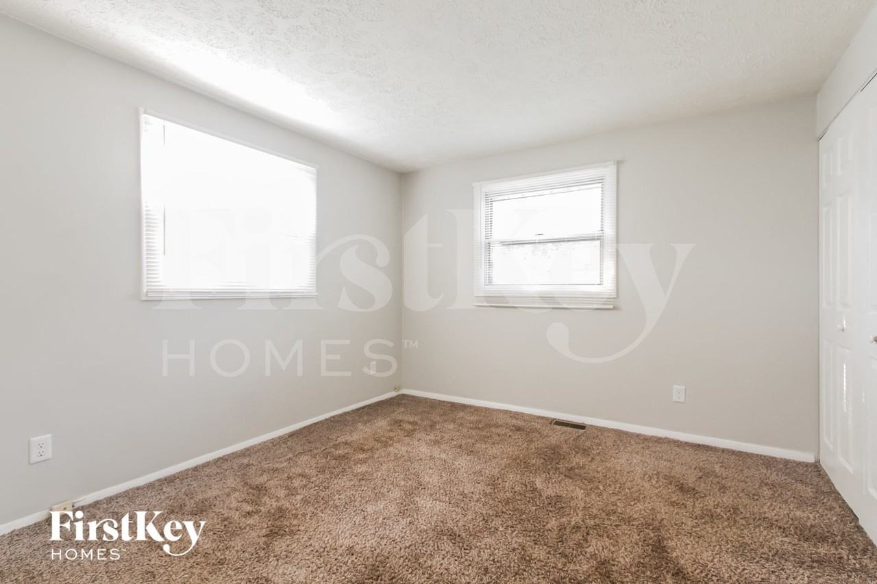 10342 Heather Hills Rd - Photo 7 of 15