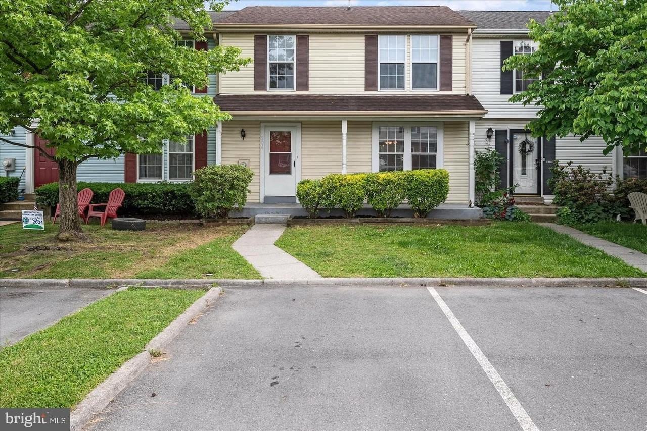 206 Emily Ln - Photo 2 of 14