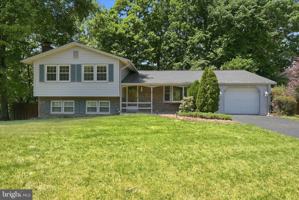 featured image of 8609 Woodview Dr