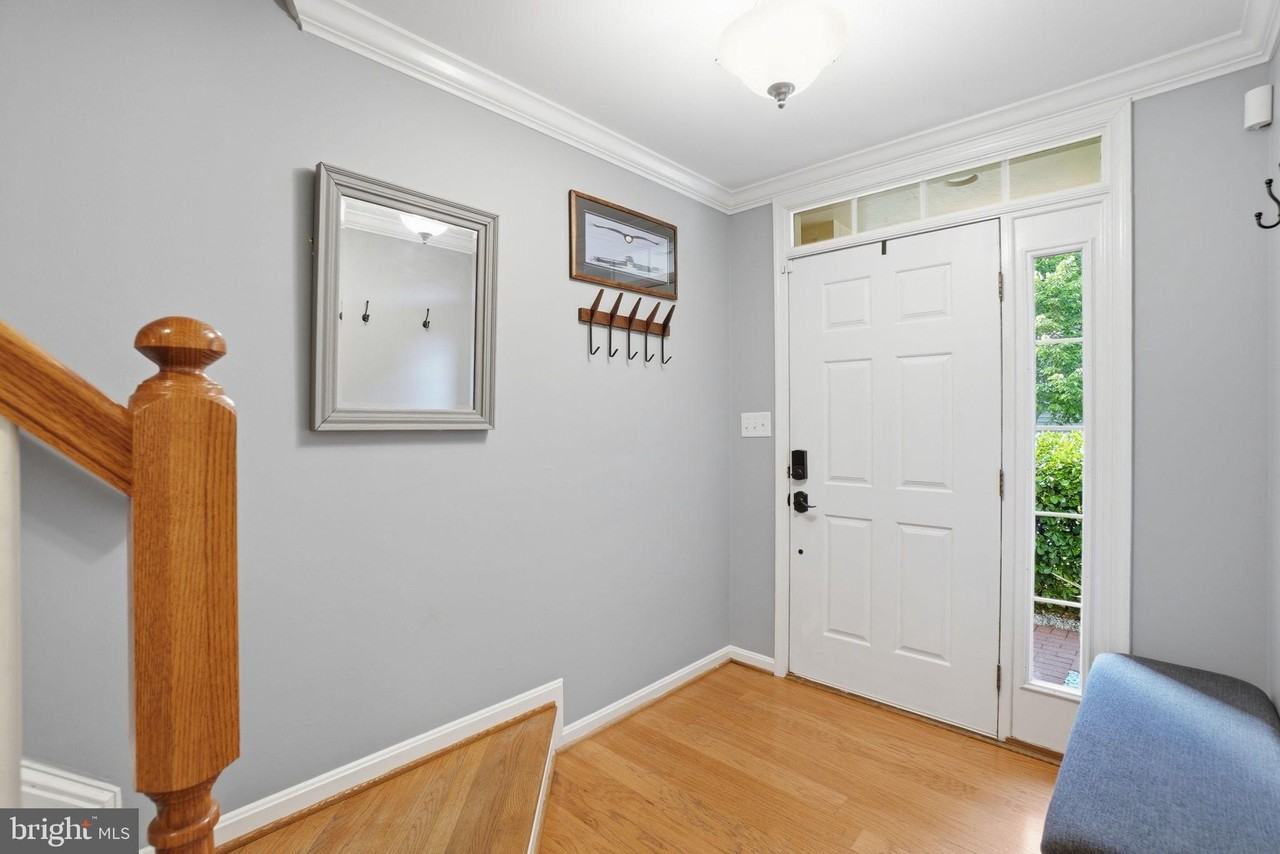 8133 Dove Cottage Ct - Photo 3 of 34