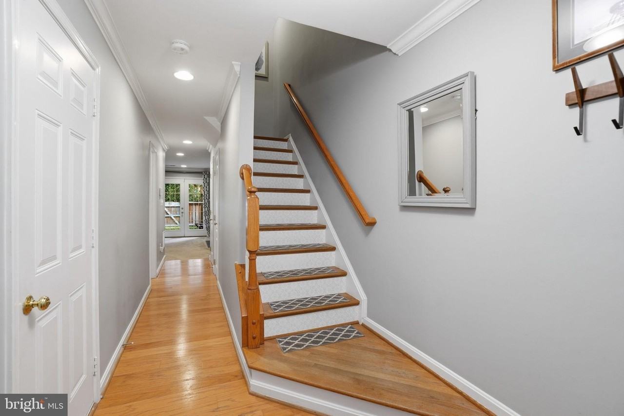 8133 Dove Cottage Ct - Photo 4 of 34