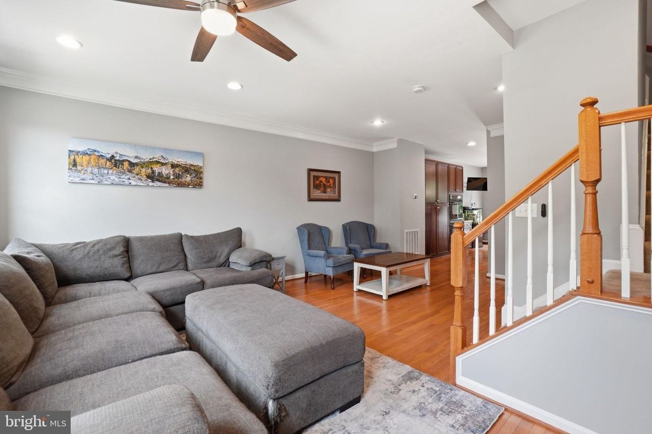 8133 Dove Cottage Ct - Photo 7 of 34