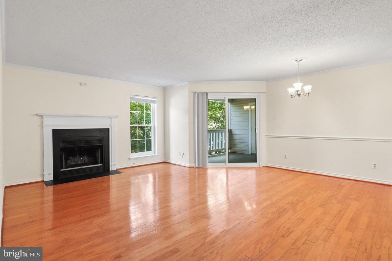 1527 Lincoln Way #201B - Photo 4 of 32