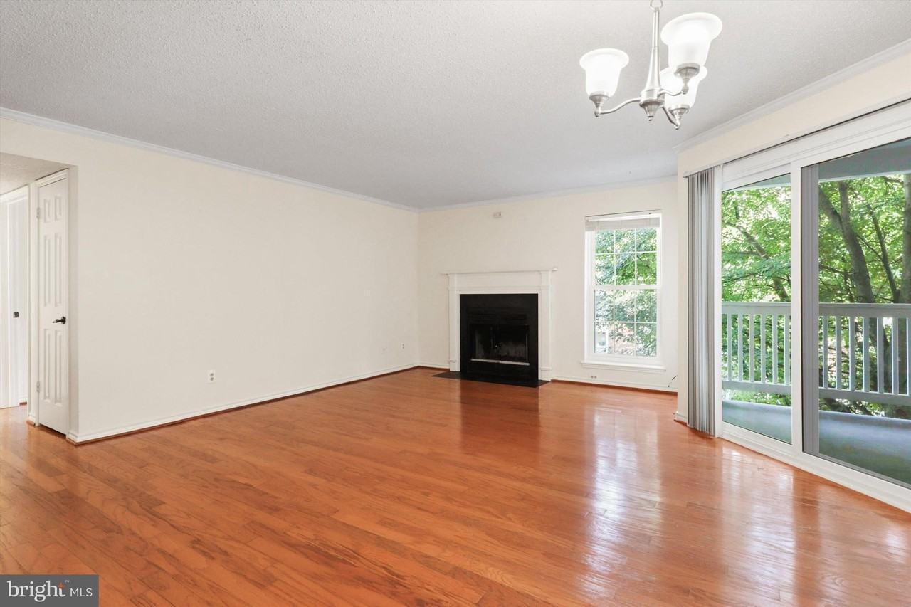 1527 Lincoln Way #201B - Photo 7 of 32