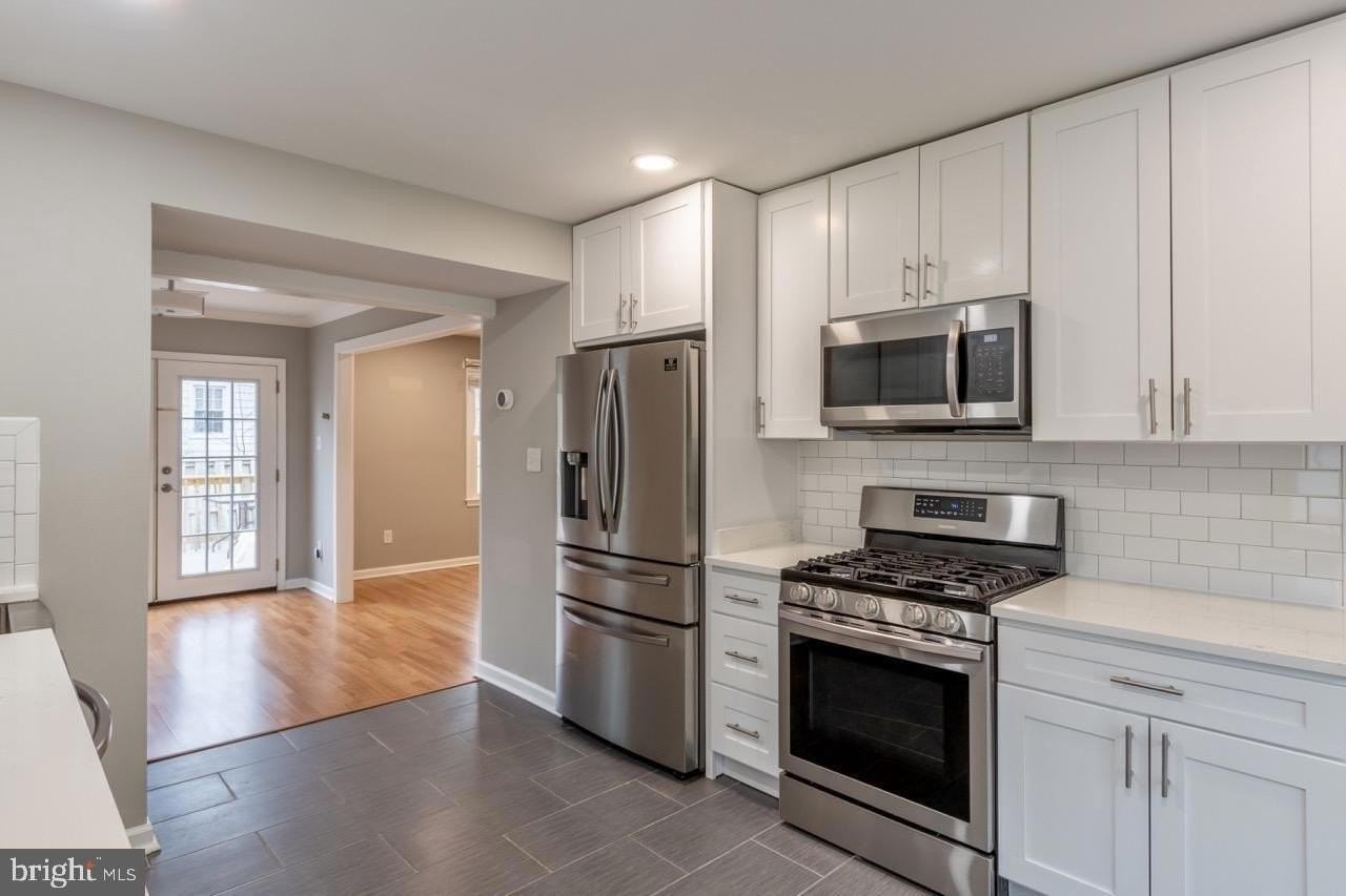5460 Lighthouse Ln - Photo 3 of 7