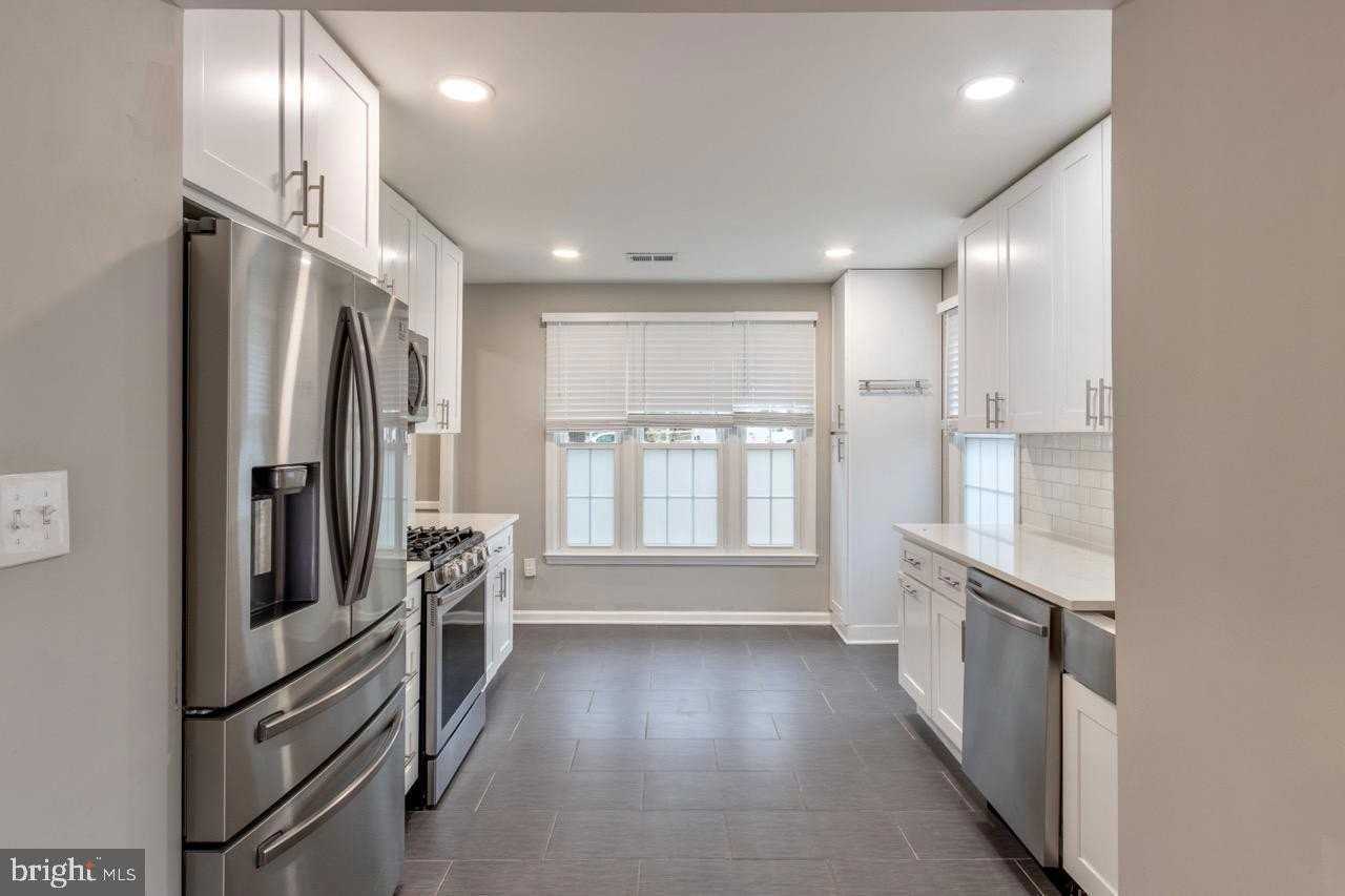 5460 Lighthouse Ln - Photo 4 of 7