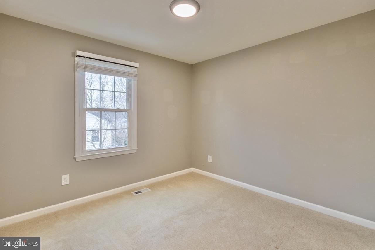 5460 Lighthouse Ln - Photo 6 of 7