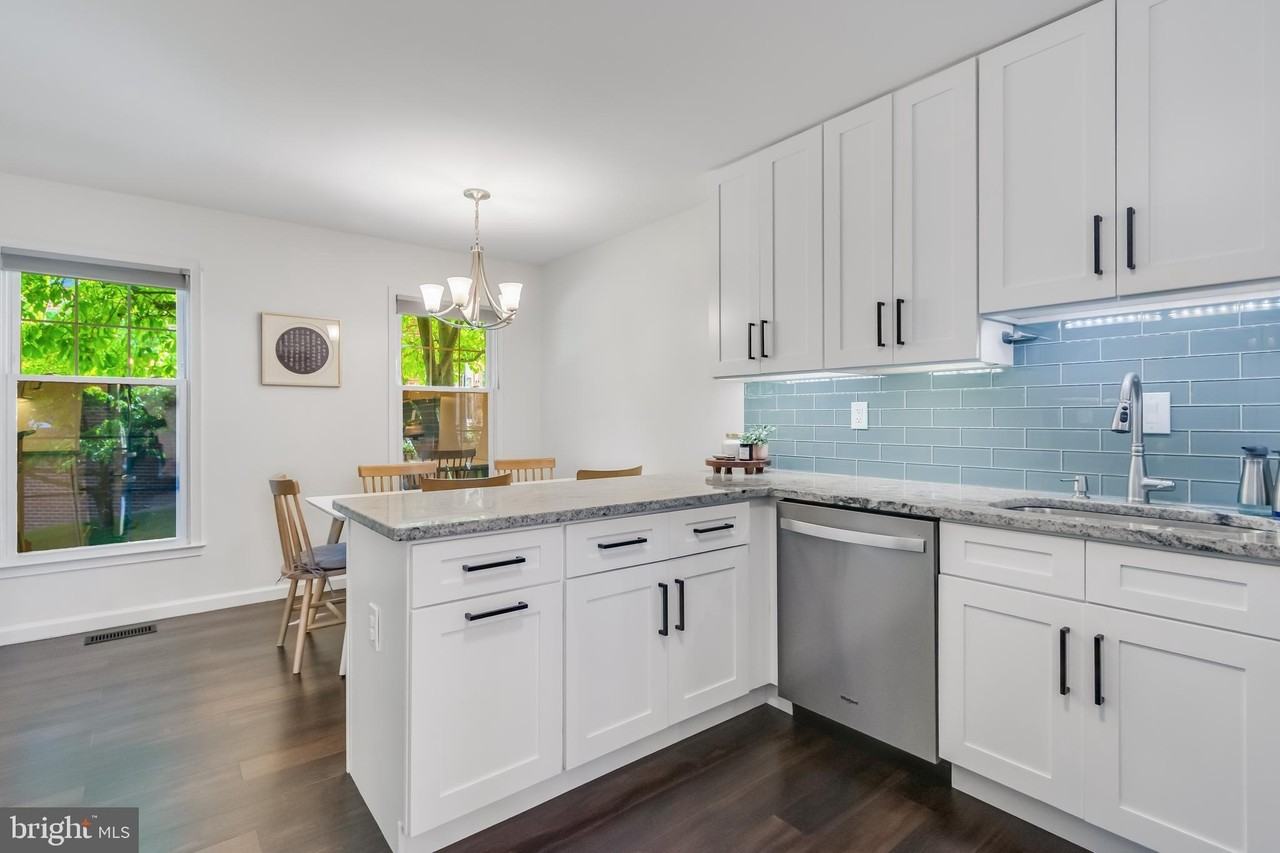 4825 Carriagepark Rd - Photo 7 of 38