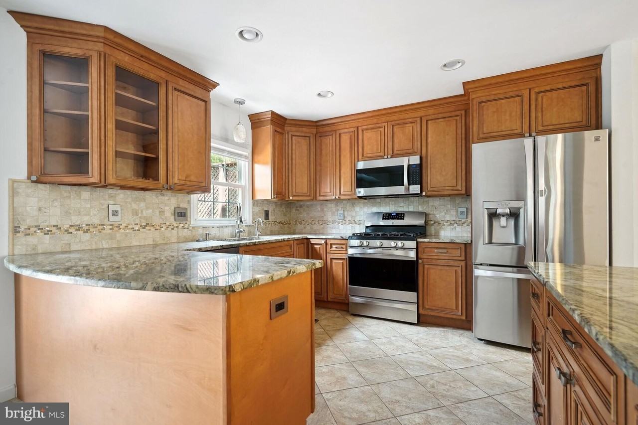 4138 Meadow Field Ct - Photo 6 of 21