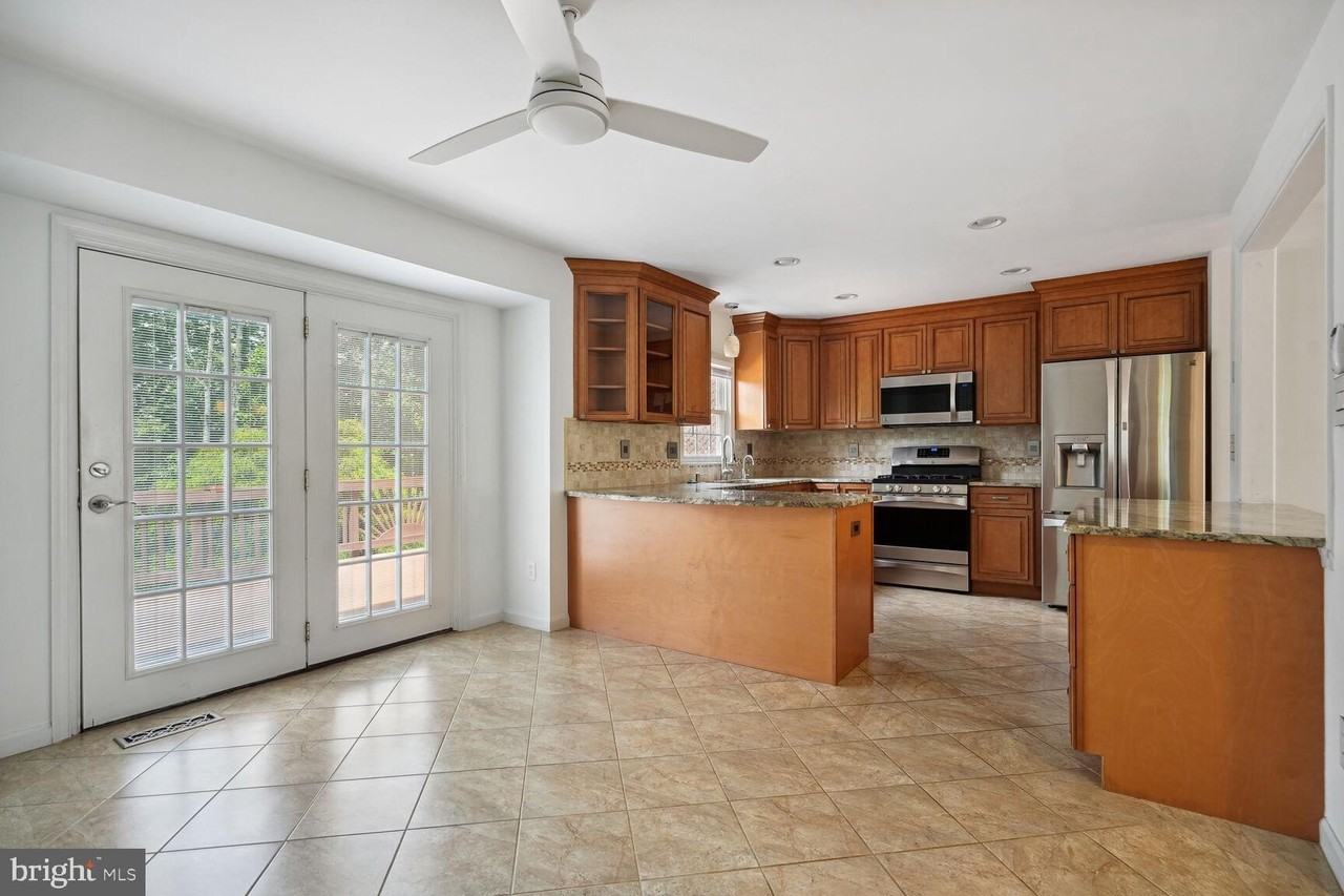 4138 Meadow Field Ct - Photo 7 of 21