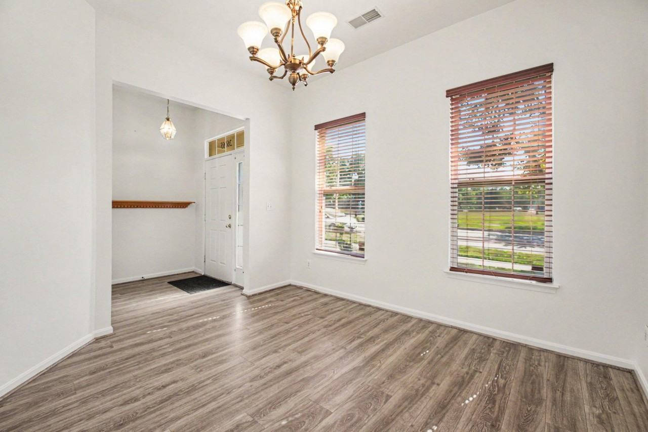 26065 Lands End Dr - Photo 3 of 22