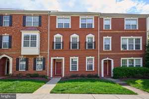featured image of 43662 Chicacoan Creek Sq