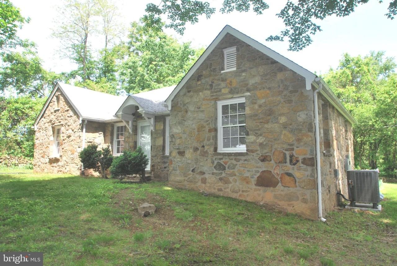 23131 Oakham Farm Ln - Photo 2 of 26