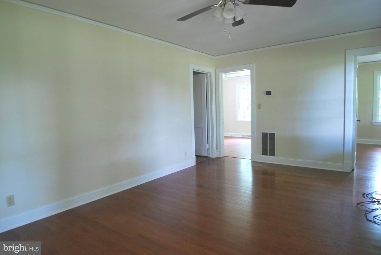 23131 Oakham Farm Ln - Photo 4 of 26