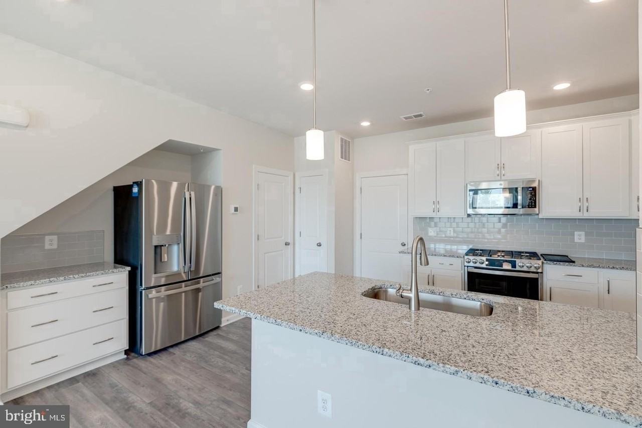 43357 Radford Divide Ter - Photo 5 of 23
