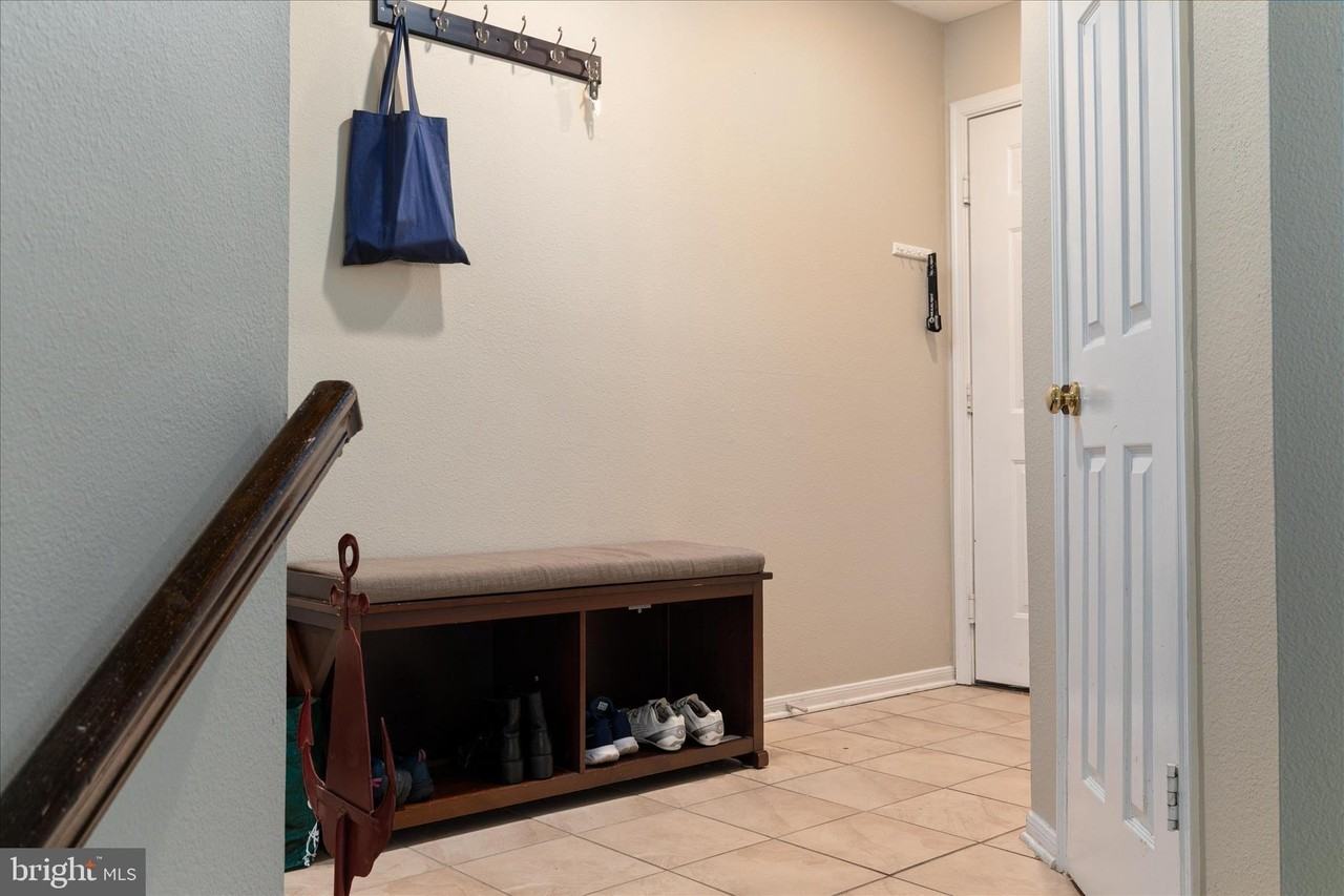 664 Gateway Dr Se #302 - Photo 3 of 27