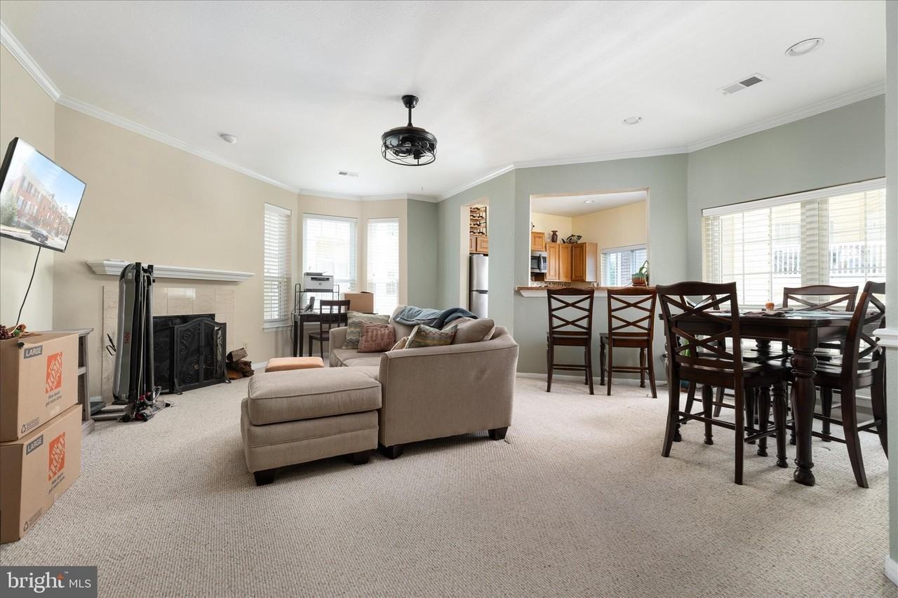 664 Gateway Dr Se #302 - Photo 4 of 27