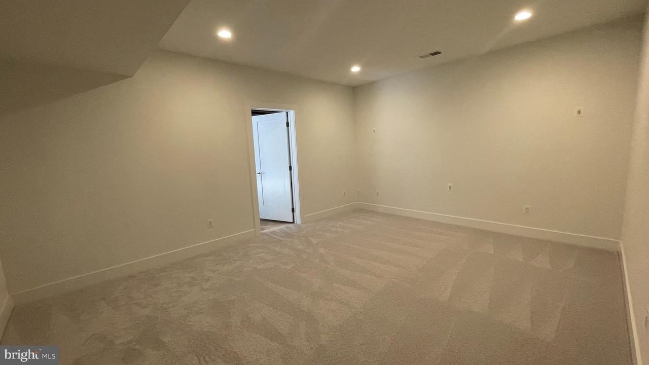 24827 Yellow Poplar Pl - Photo 5 of 50