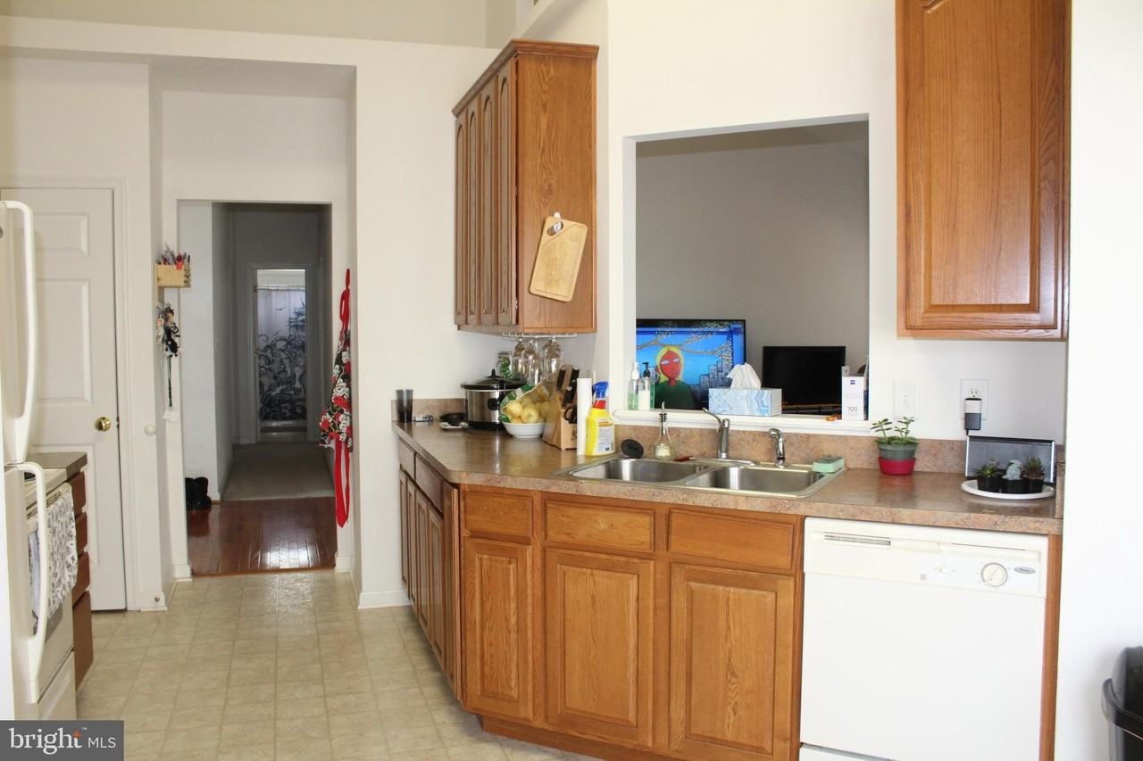 211 Dogwood Ave - Photo 3 of 16