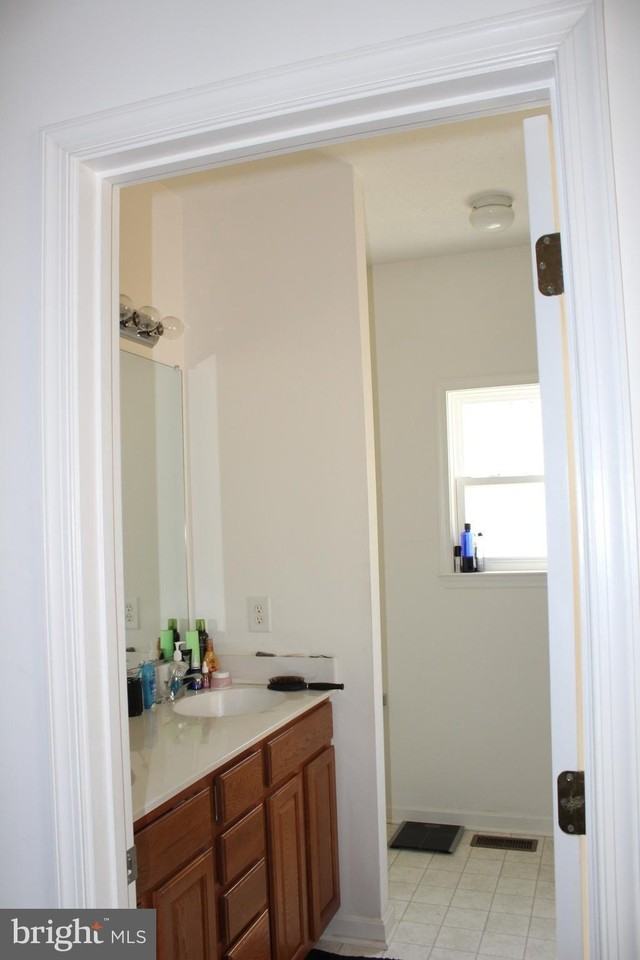 211 Dogwood Ave - Photo 7 of 16