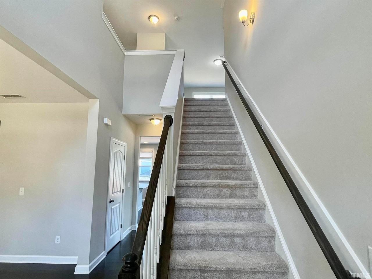8008 Gilano Dr - Photo 7 of 42
