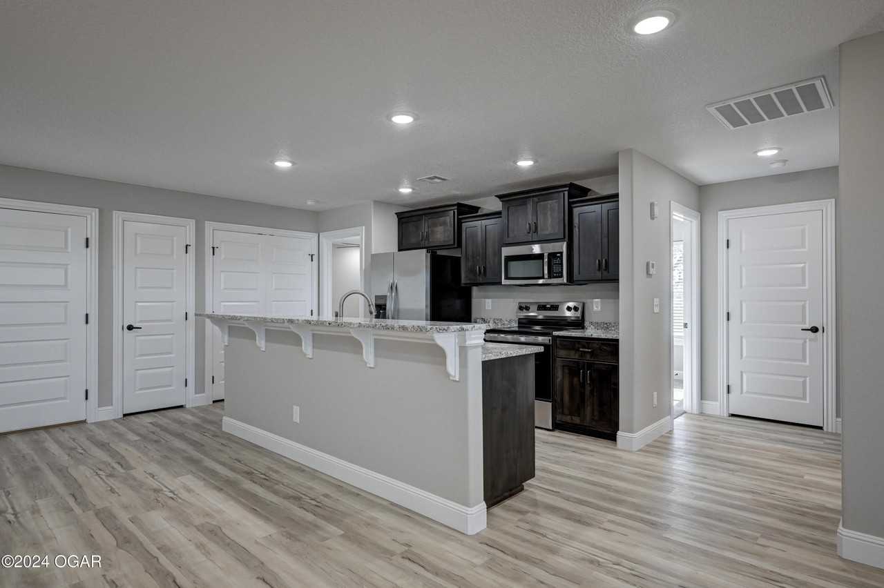 2427 S Joplin Ave - Photo 7 of 16