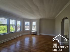 2821 W Berteau Ave #2 - Photo 1 of 1