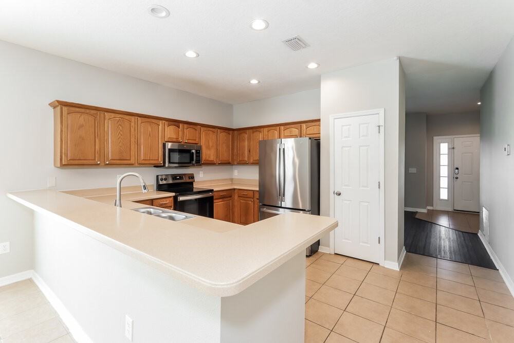 6221 Desert Peace Ave - Photo 7 of 16