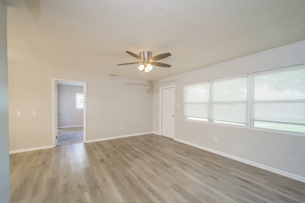 4346 Tufts Ave - Photo 4 of 16