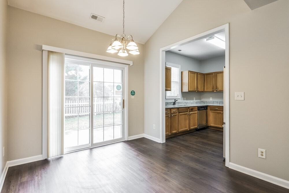 2716 Lead Crystal Ct - Photo 4 of 15