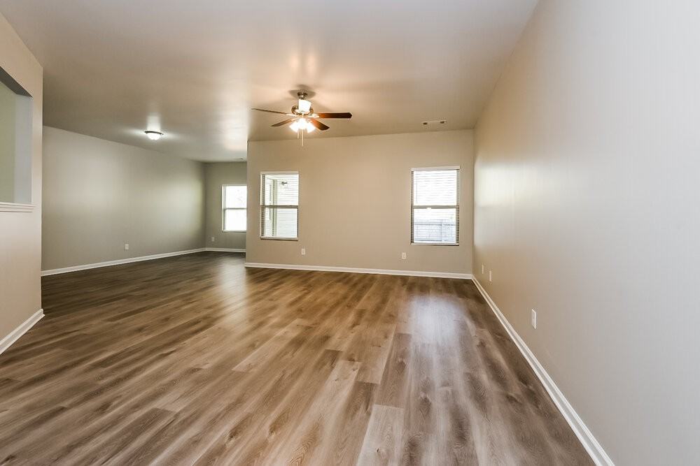 3517 Mica Cir Se - Photo 3 of 16