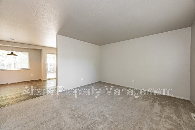 3459 Springnite Dr - Photo 4 of 19