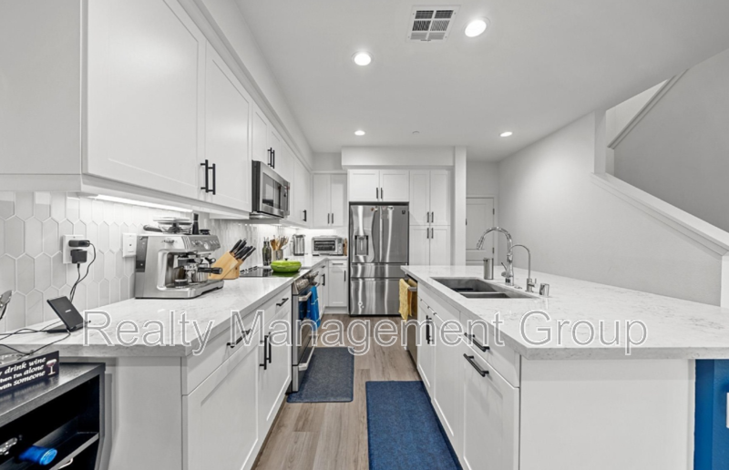 8714 Aruba Ln - Photo 5 of 23