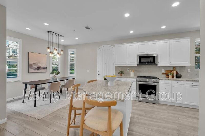 16316 Veridian Cir - Photo 2 of 33