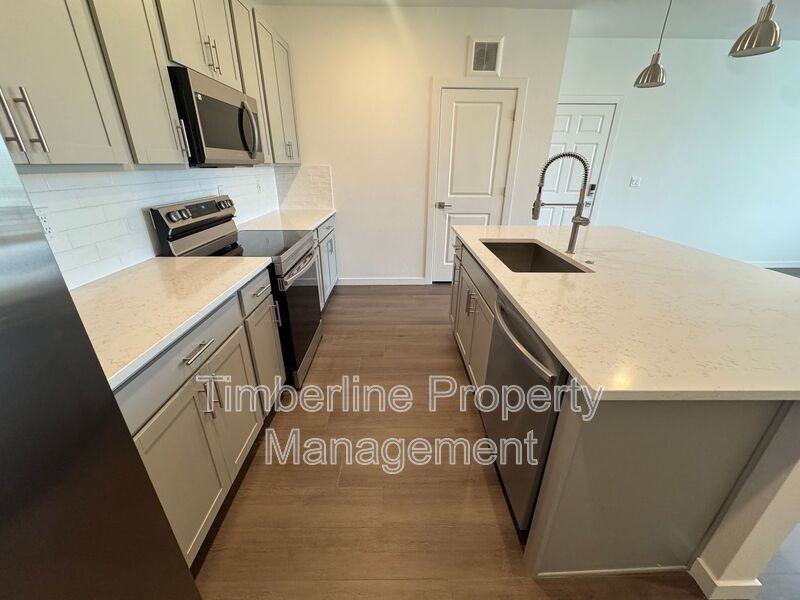 2232 Arikaree Hts #307 - Photo 4 of 14