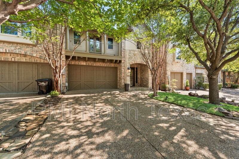 5379 Balmoral Dr